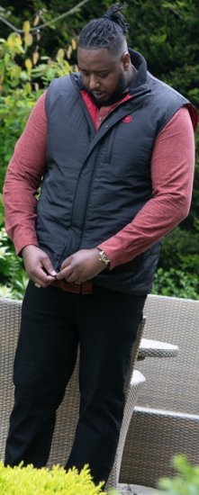 D555 FELIPE Zip Through Padded Gilet With Contrast Colour Lining And Rubber Badge Black - Jakne - Muške Jakne Veliki Brojevi