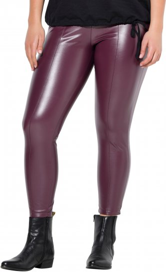 Ulla Popken Metallic Faux Leather Leggings Plum - Traperice & Hlače u Velikim Veličinama – Plus Size - 