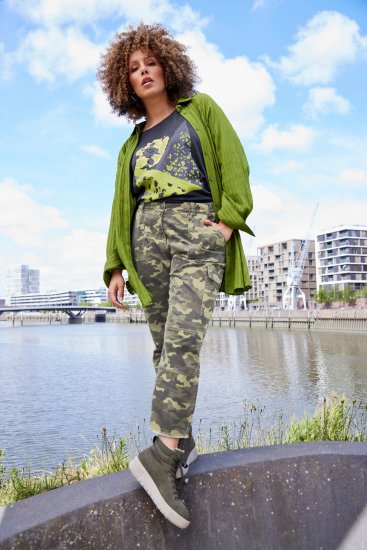 Ulla Popken Camo Boyfriend Pants Olive Grey - Traperice & Hlače u Velikim Veličinama – Plus Size - 