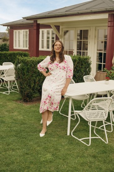 Kaffe Curve Rosa Midi Dress White Rose Border Flower - Haljine - 