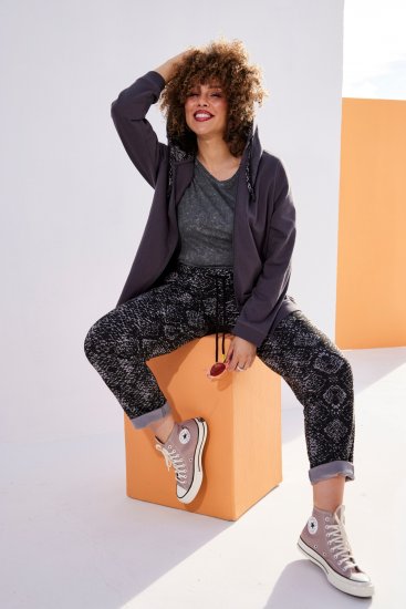 Ulla Popken Snake Print Elastic Waist Joggers Black - Traperice & Hlače u Velikim Veličinama – Plus Size - 